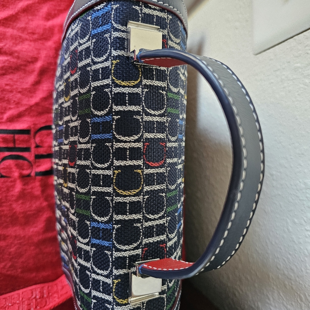 Carolina Herrera Bag - Picture 3 of 11